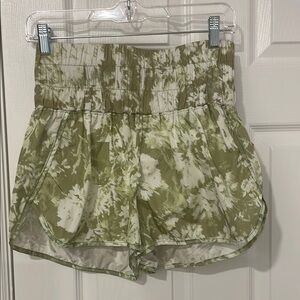 Free Movement Floral Green Women's Shorts new with tag size med